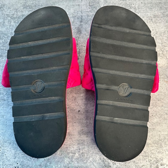 Louis Vuitton Pool Pillow Flat Comfort Slides - Picture 8 of 14